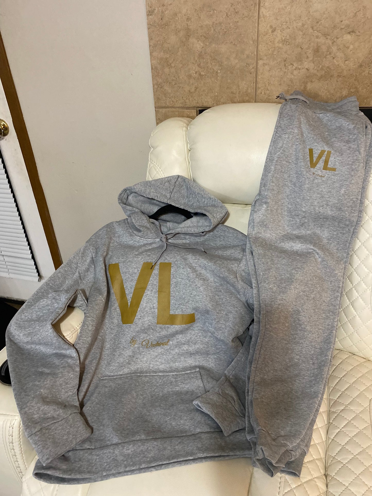 Two piece VL logo sweat set