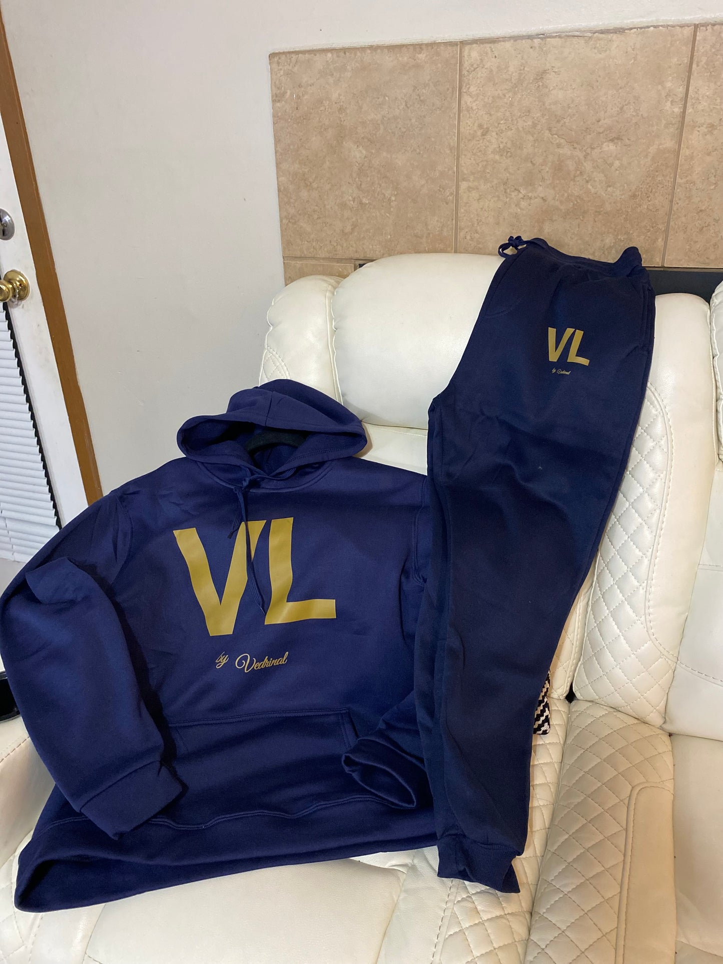 Two piece VL logo sweat set